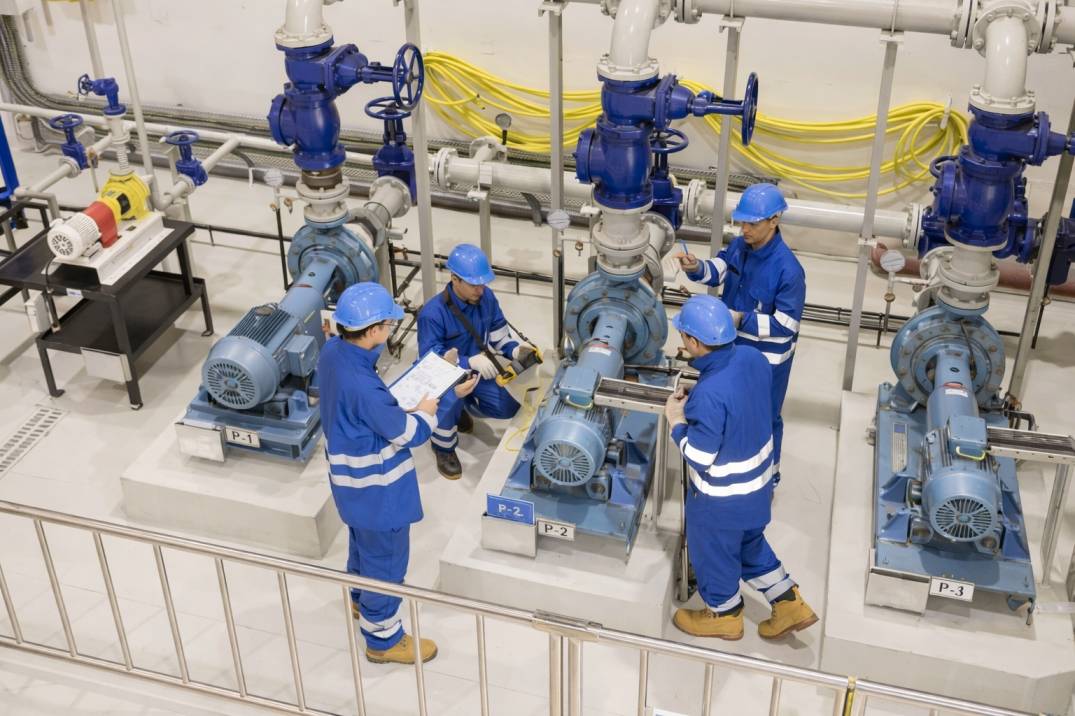 Service engineering team on-site support